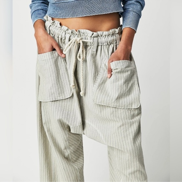 NEW Free People Sky Combo Runyon Oversized Stripe Harem Pants M - Picture 3 of 4